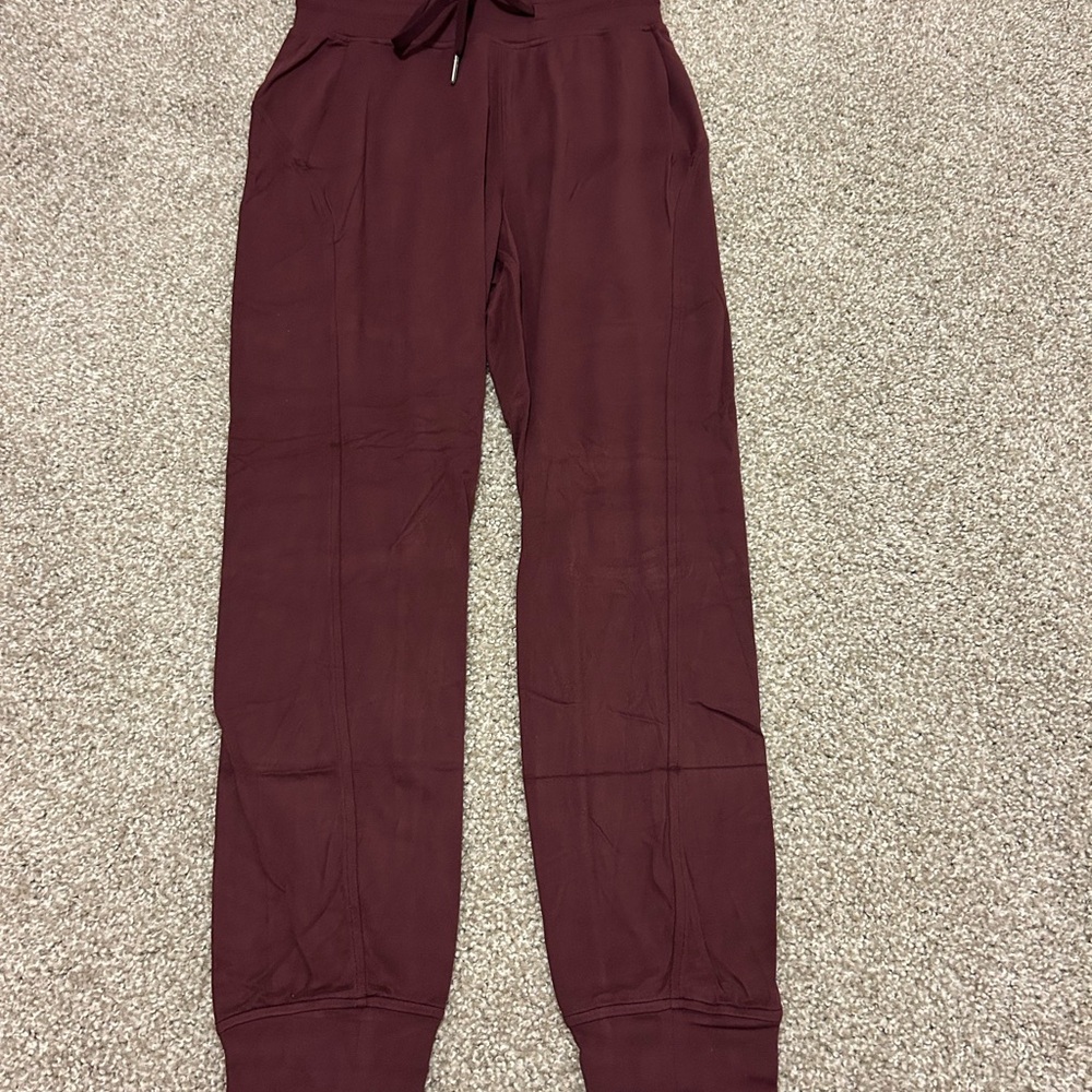 Lululemon Ready to Rulu High-Rise Jogger *7/8 Length in Cassis size 2
